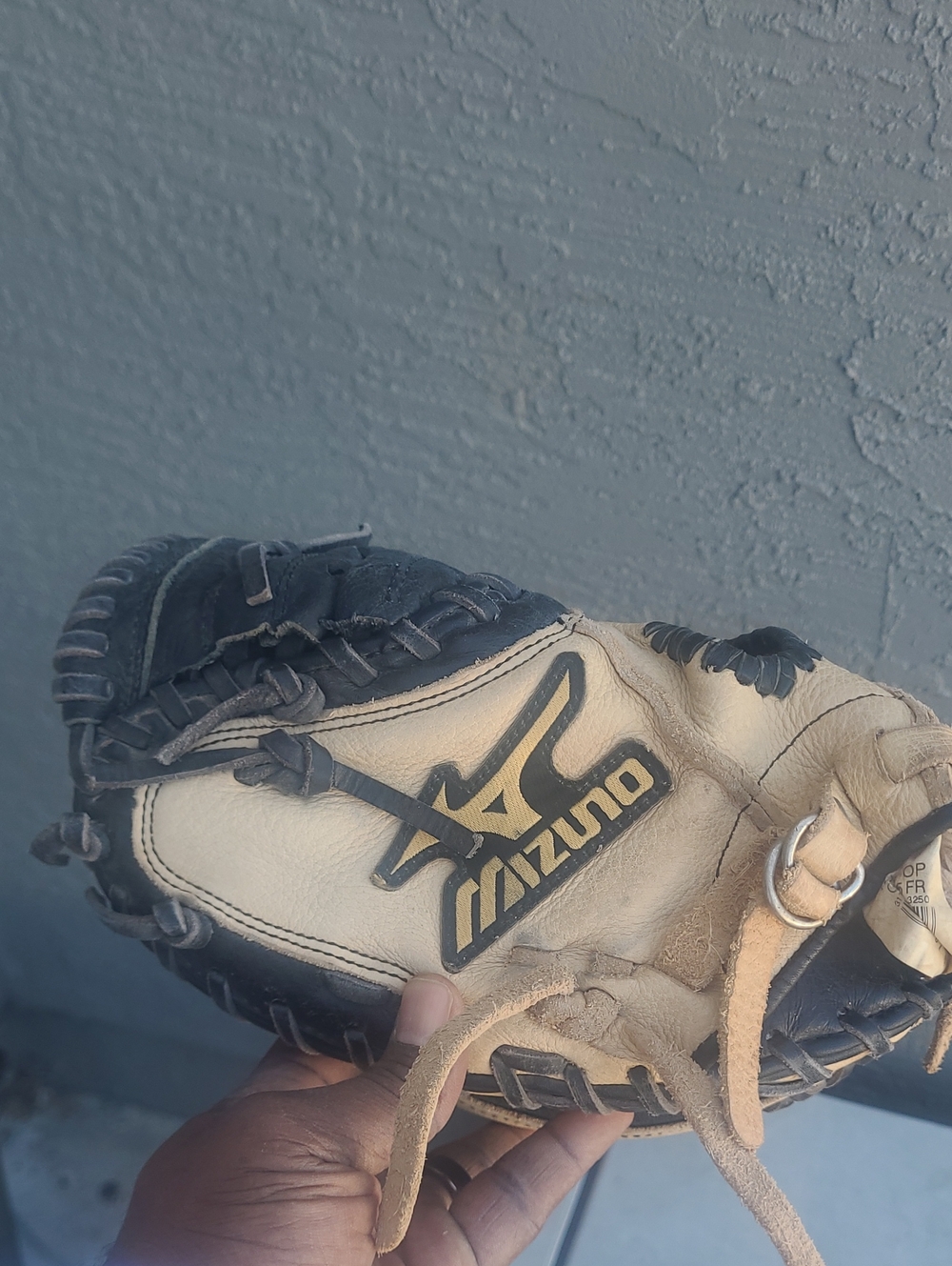 Mizuno Kids Beige and Black Left-Hander Baseball Catcher Glove